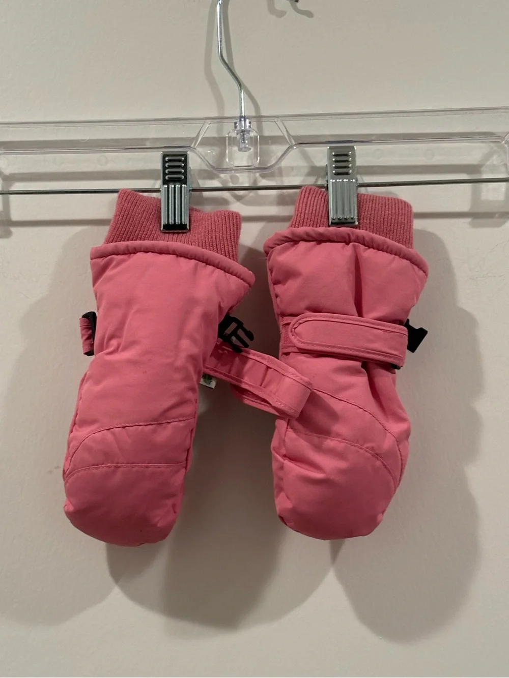 Wildbreakers by Zelda Matilda hot pink snow mittens